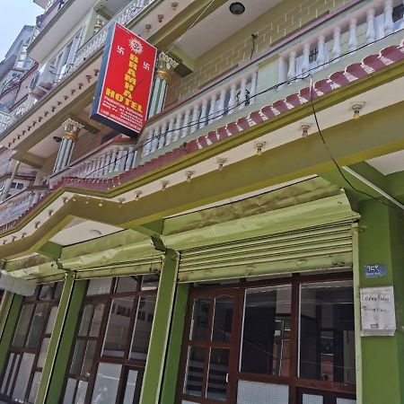 Om Bramha Hotel Kathmandu Buitenkant foto