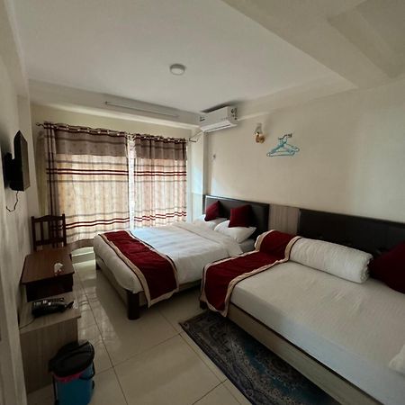 Om Bramha Hotel Kathmandu Buitenkant foto