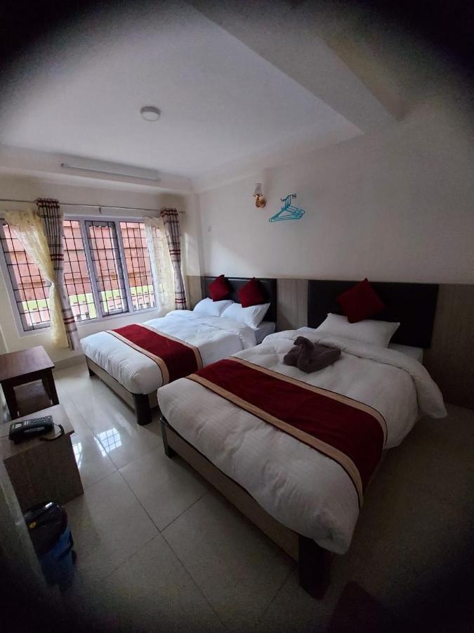Om Bramha Hotel Kathmandu Buitenkant foto