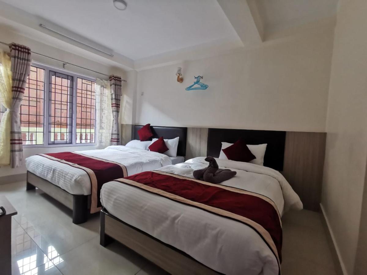 Om Bramha Hotel Kathmandu Buitenkant foto