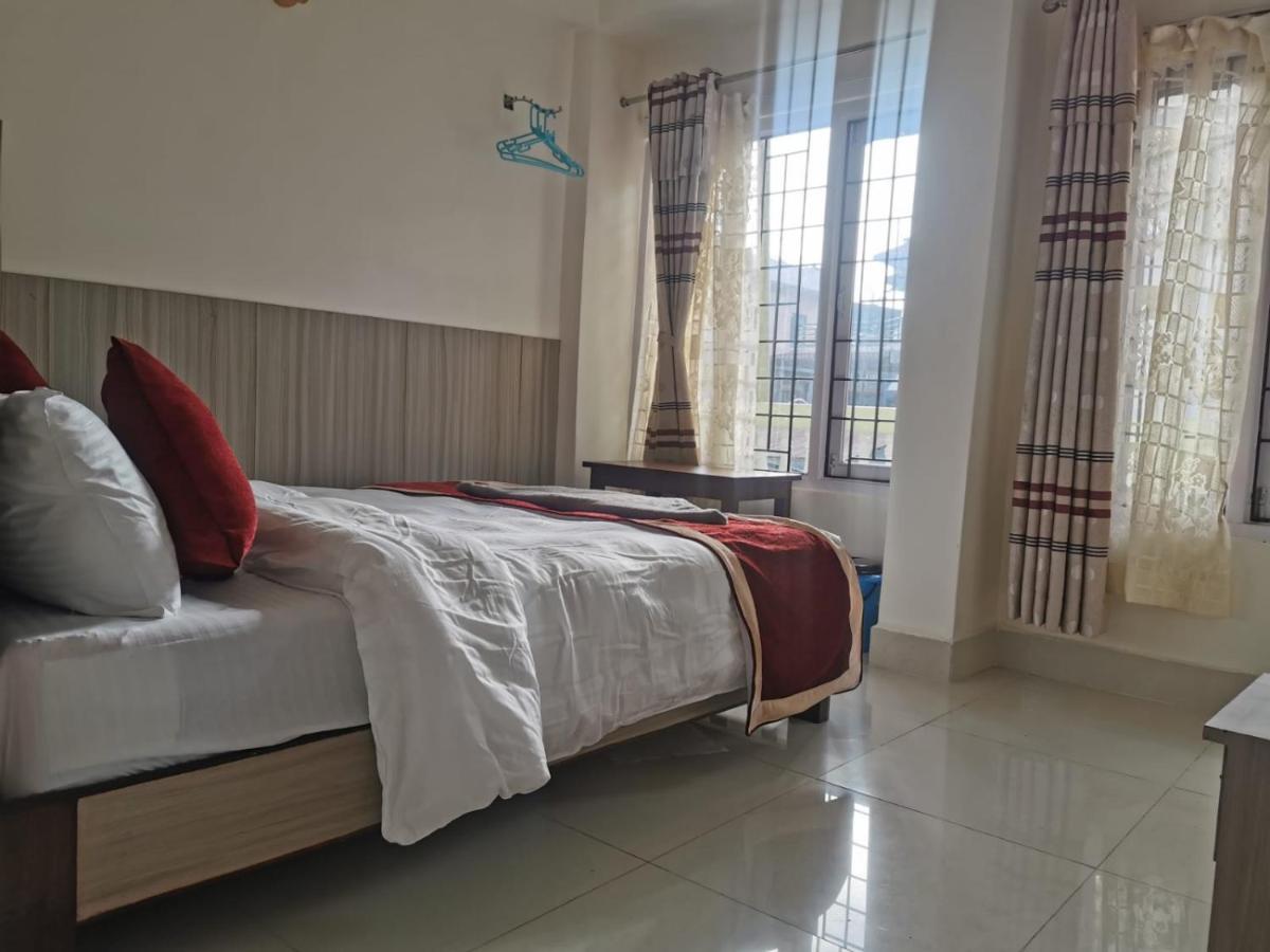 Om Bramha Hotel Kathmandu Buitenkant foto